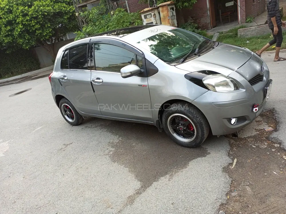Toyota Vitz 2008 for Sale in Lahore Image-1