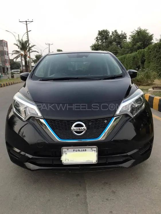 Nissan Note 2017 for Sale in Lahore Image-1