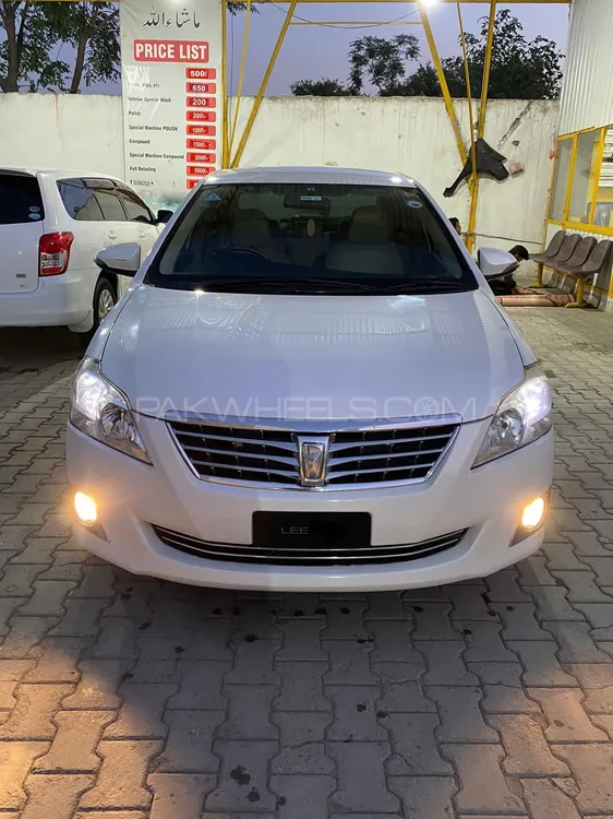 Toyota Premio 2013 for Sale in Peshawar Image-1