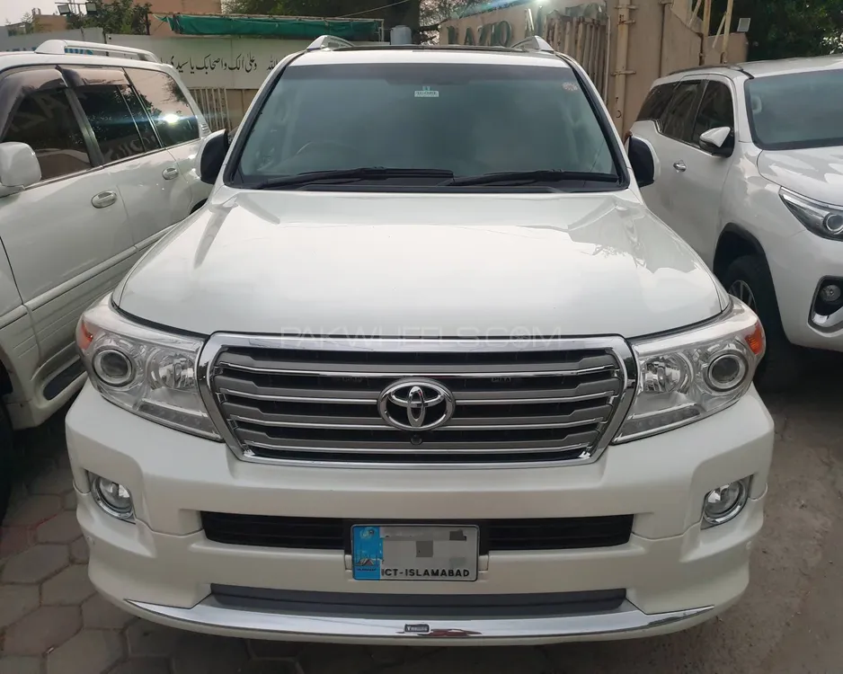 Toyota Land Cruiser 2013 for Sale in Lahore Image-1