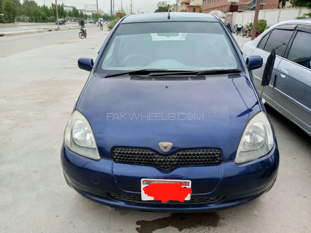 Toyota Vitz 2000 for Sale in Karachi Image-1