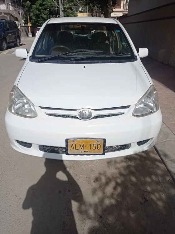 Toyota Platz 2003 for Sale in Karachi Image-1