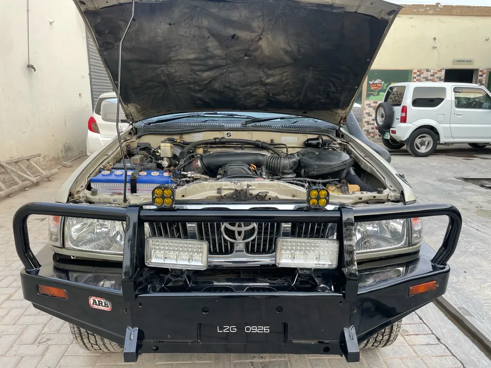 Toyota Hilux 2002 for Sale in Bahawalpur Toyota Hilux 2002 for Sale in Bahawalpur Image-16