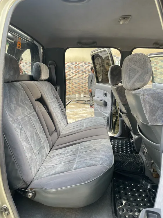 Toyota Hilux 2002 for Sale in Bahawalpur Toyota Hilux 2002 for Sale in Bahawalpur Image-10