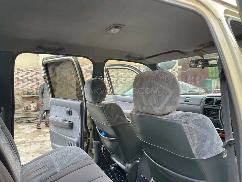 Toyota Hilux 2002 for Sale in Bahawalpur Toyota Hilux 2002 for Sale in Bahawalpur Image-11