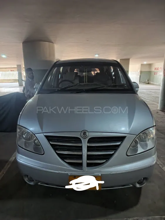 SsangYong Stavic 2005 for Sale in Karachi Image-1