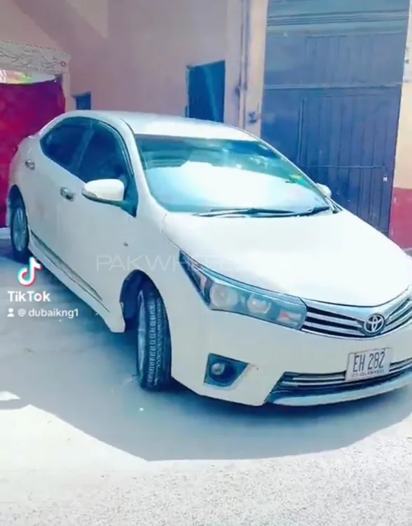 Toyota Corolla Axio 2016 for Sale in Peshawar Image-1