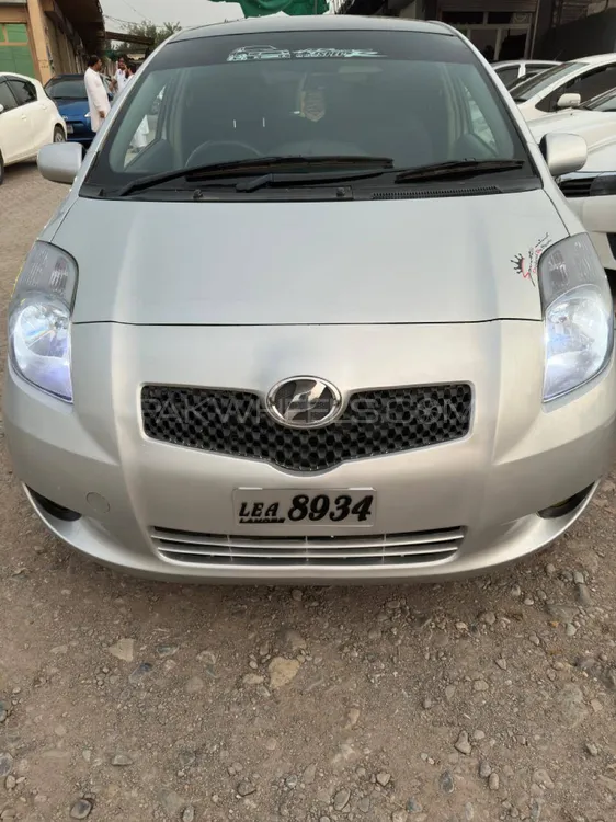 Toyota Vitz 2005 for Sale in Peshawar Image-1
