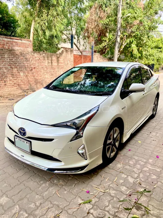 Toyota Prius 2018 for Sale in Sialkot Image-1
