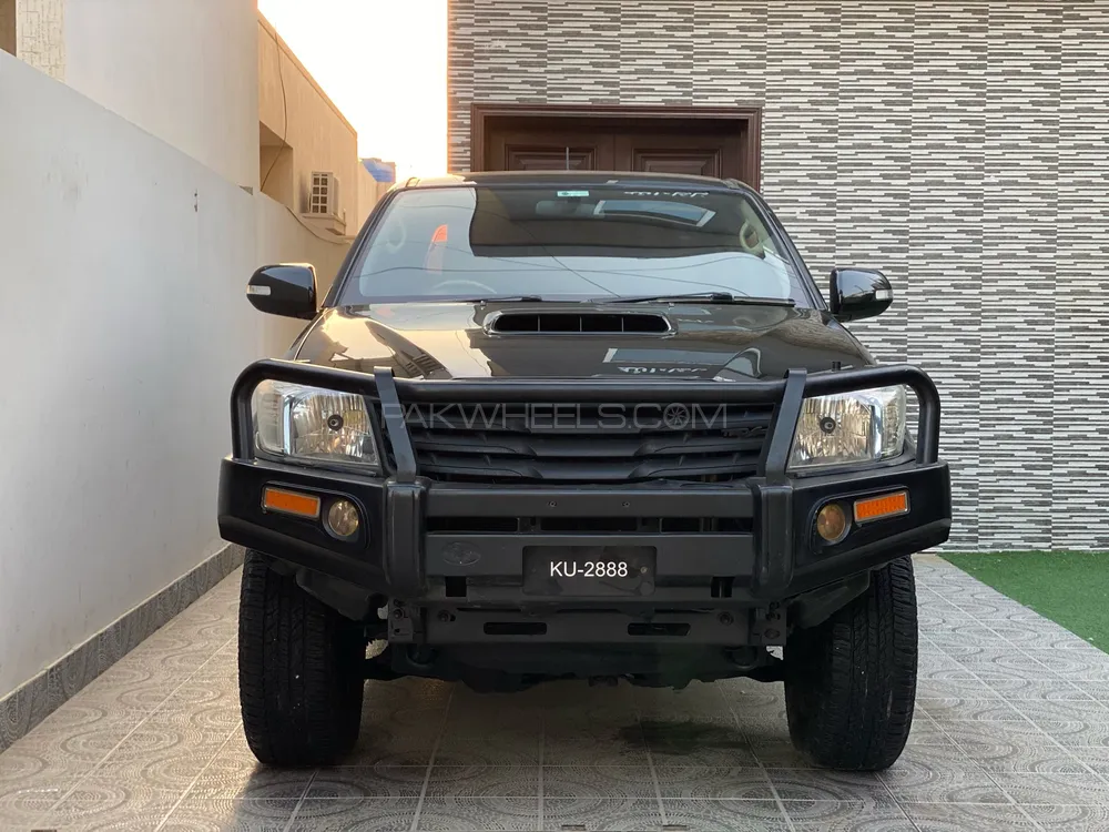 Toyota Hilux 2012 for Sale in Karachi Image-1