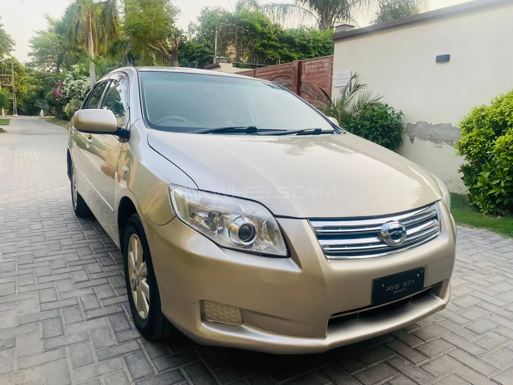 Toyota Corolla Axio 2013 for Sale in Multan Image-1