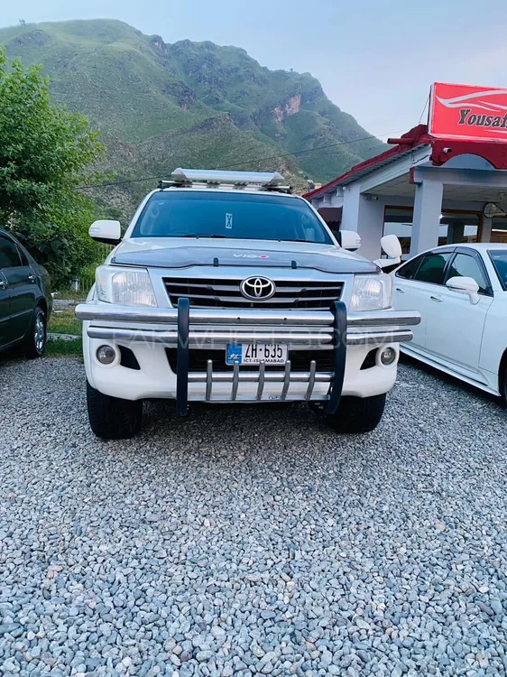 Toyota Hilux 2013 for Sale in Swat Image-1