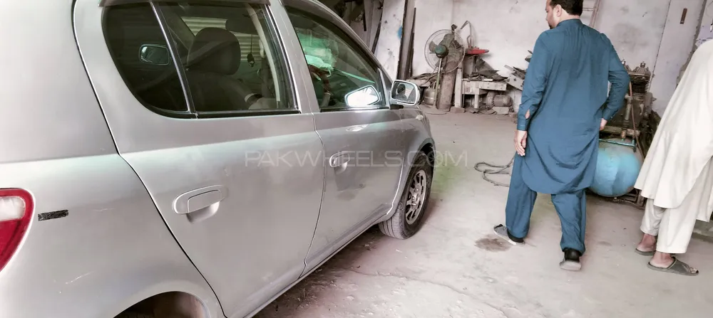 Toyota Vitz 1999 for Sale in Mardan Image-1