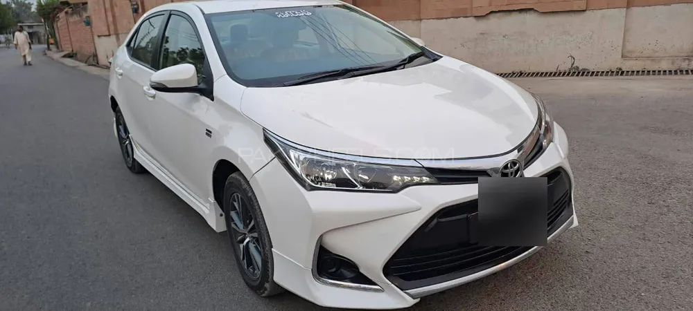 Toyota Corolla 2021 for Sale in Peshawar Image-1