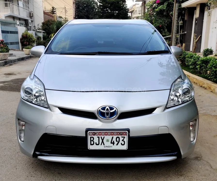 Toyota Prius 2013 for Sale in Karachi Image-1