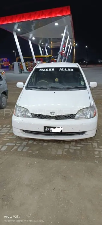 Toyota Platz 2000 for Sale in Karachi Image-1