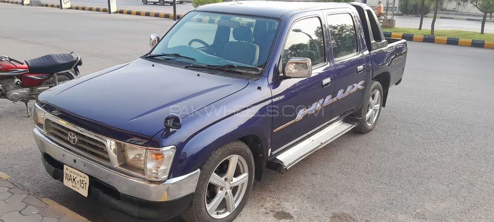Toyota Hilux 2000 for Sale in Rawalpindi Image-1