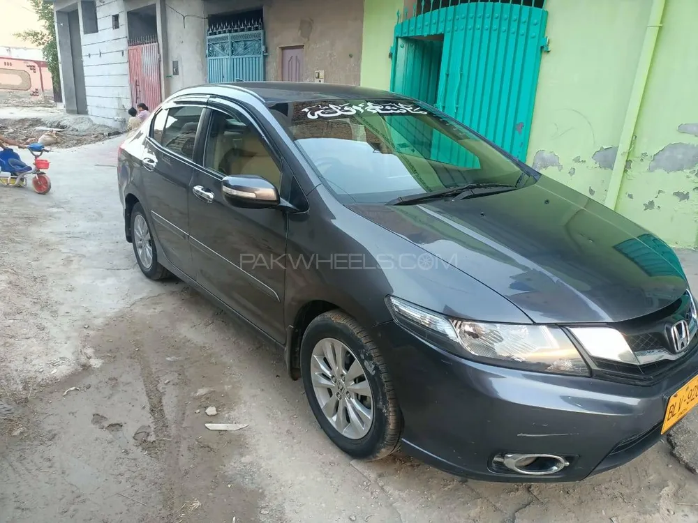 Honda City 2018 for Sale in Sadiqabad Image-1