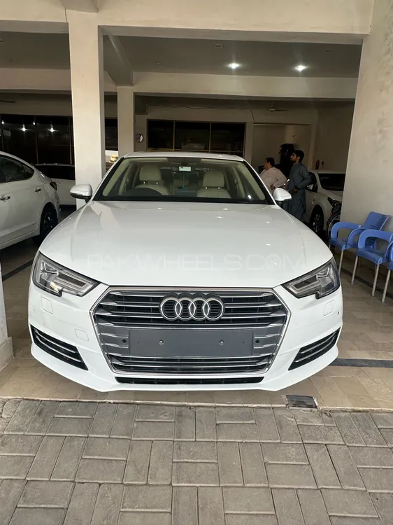 Audi A4 2018 for Sale in Rahim Yar Khan Image-1