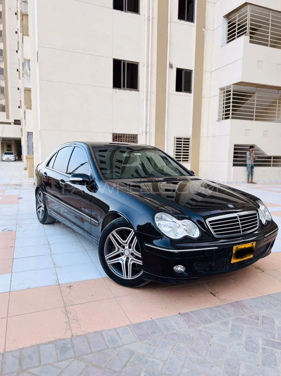 Mercedes Benz C Class 2005 for Sale in Karachi Image-1