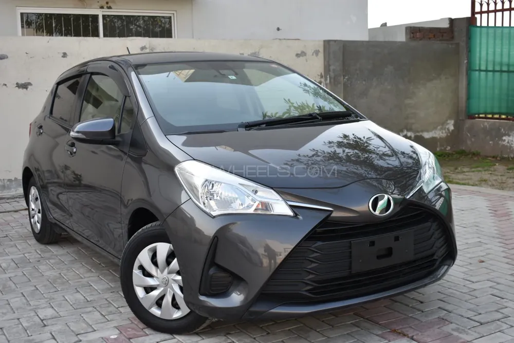 Toyota Vitz 2018 for Sale in Multan Image-1