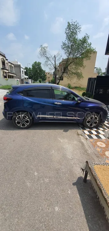 Honda Vezel 2016 for Sale in Sialkot Image-1