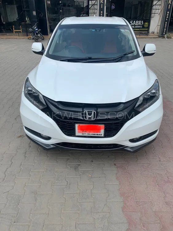 Honda Vezel 2014 for Sale in Faisalabad Image-1