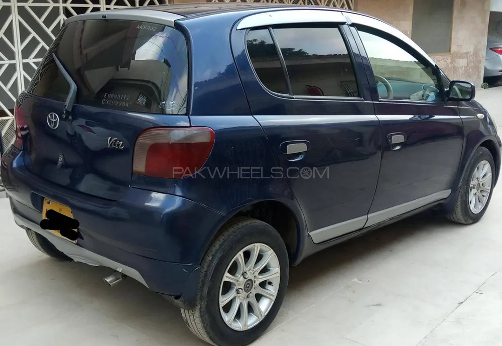 Toyota Vitz 2001 for Sale in Karachi Image-1