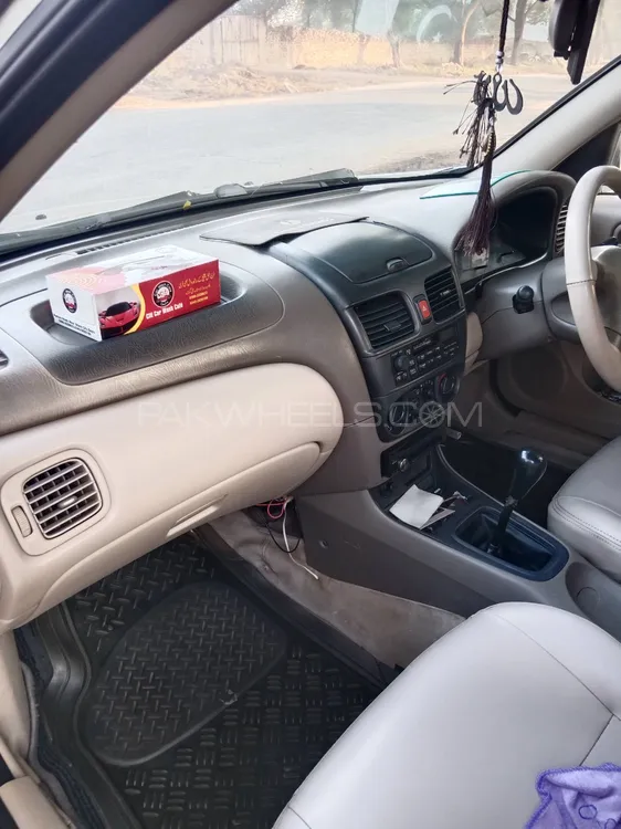 Nissan Sunny 2004 for Sale in Gojra Image-1