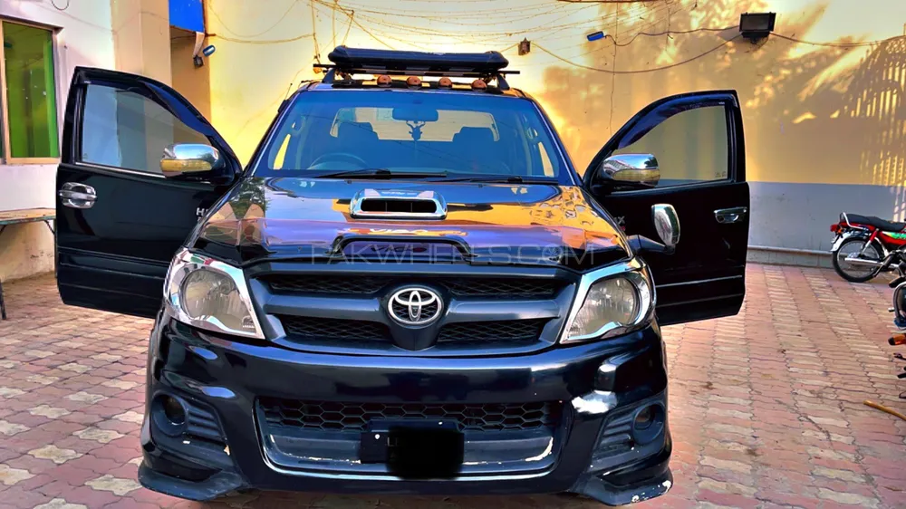 Toyota Hilux 2008 for Sale in Lahore Image-1