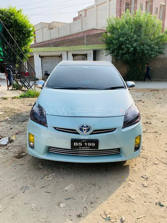 Toyota Prius 2010 for Sale in Mardan Image-1