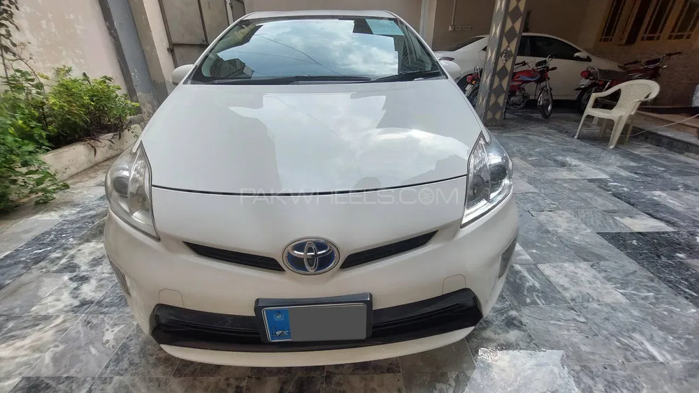 Toyota Prius 2013 for Sale in Peshawar Image-1