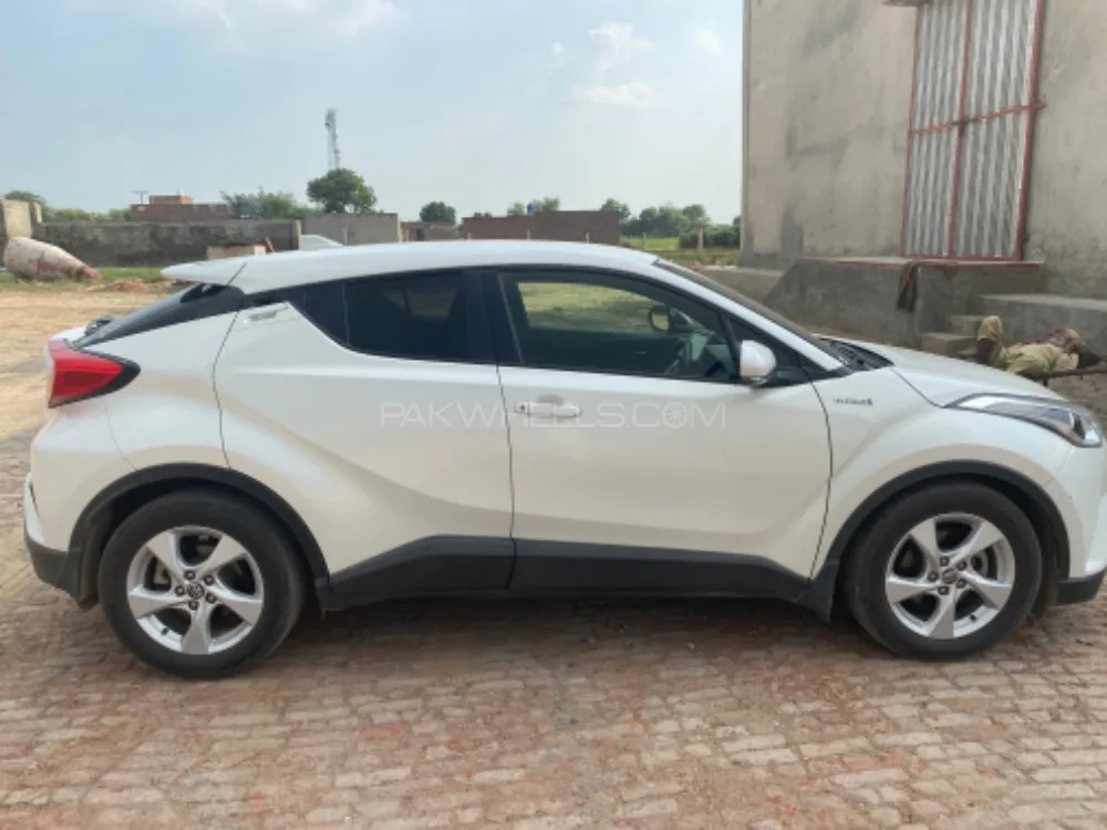 Toyota C-HR 2022 for Sale in Okara Image-1