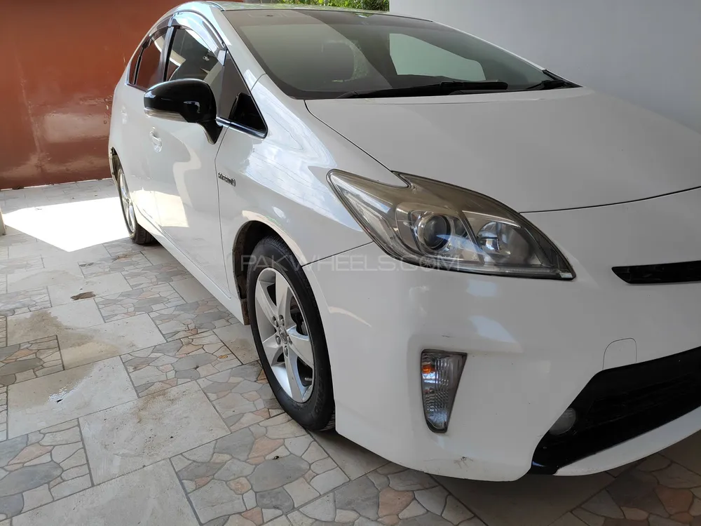 Toyota Prius 2013 for Sale in Karachi Image-1