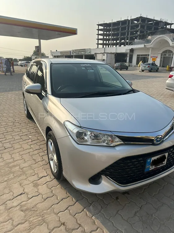 Toyota Corolla Fielder 2017 for Sale in Peshawar Image-1