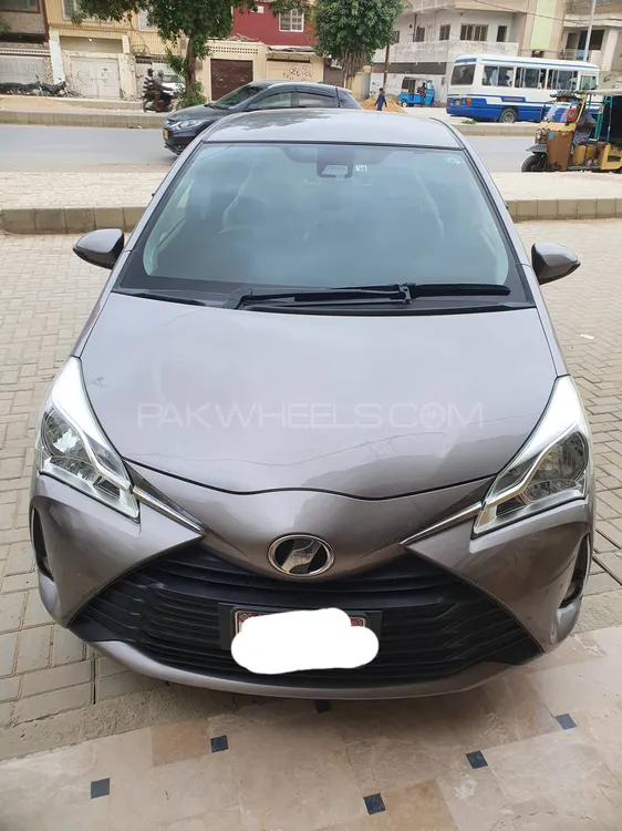 Toyota Vitz 2018 for Sale in Karachi Image-1
