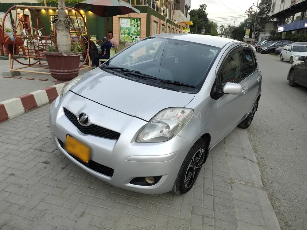Toyota Vitz 2009 for Sale in Karachi Image-1