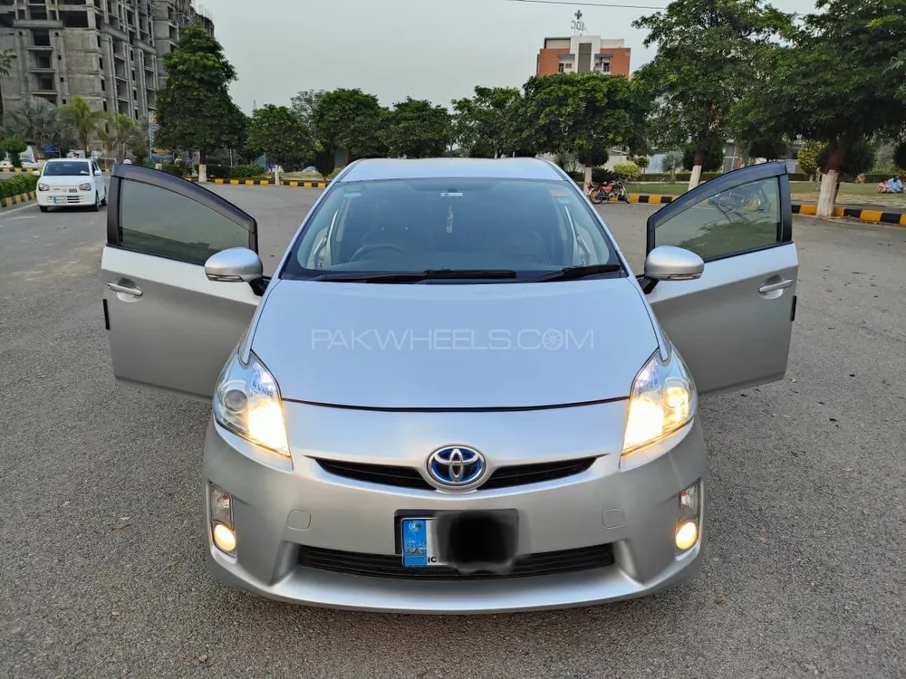 Toyota Prius 2010 for Sale in Islamabad Image-1