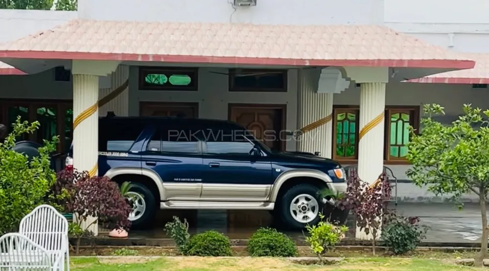 Toyota Surf 2001 for Sale in Mardan Image-1