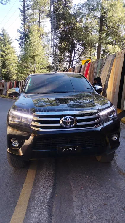 Toyota Hilux 2019 for Sale in Islamabad Image-1