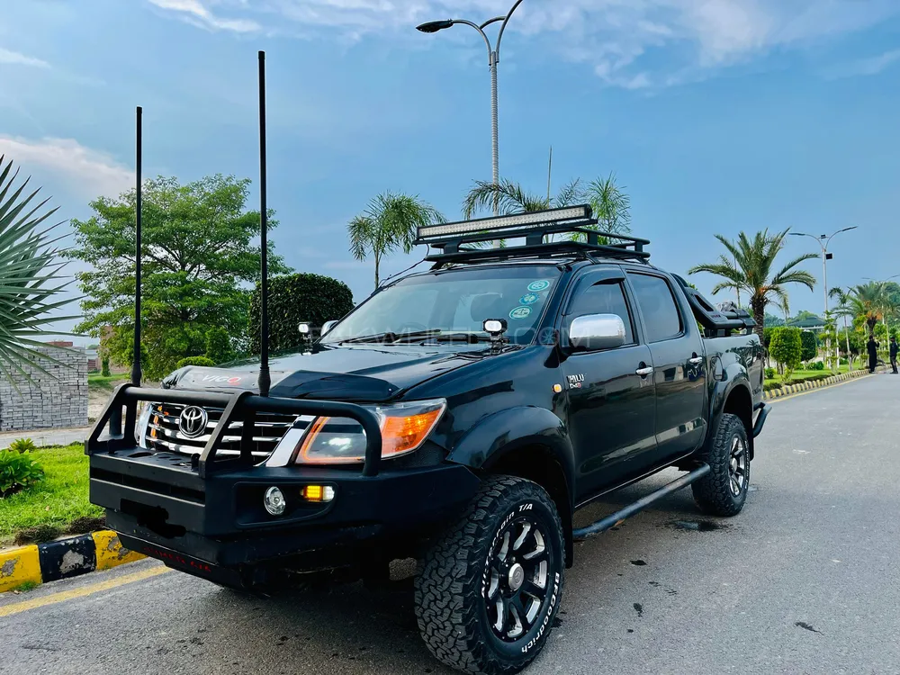 Toyota Hilux 2007 for Sale in Lahore Image-1