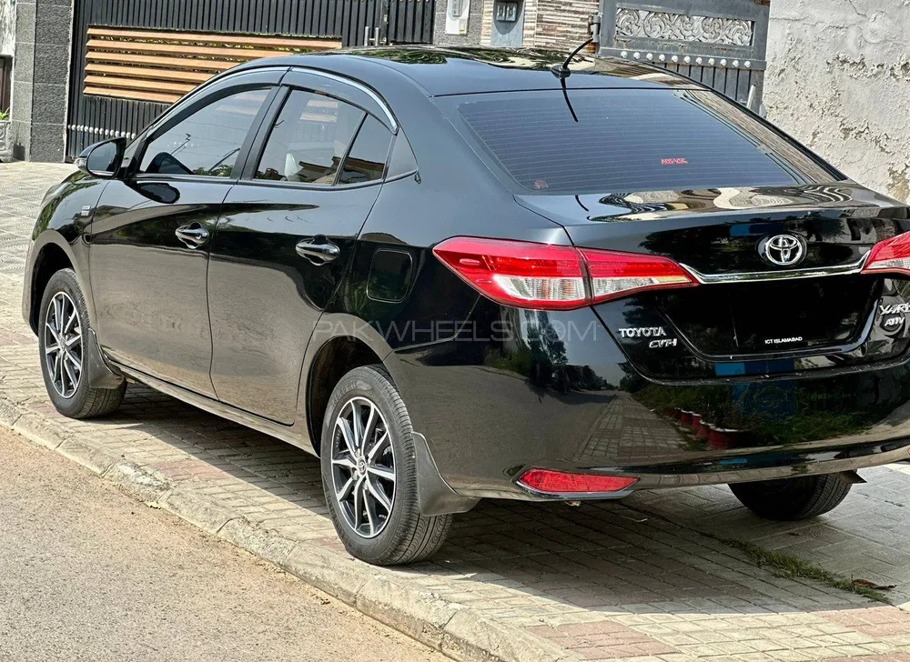 Toyota Yaris Sedan 2021 for Sale in Lahore Image-1
