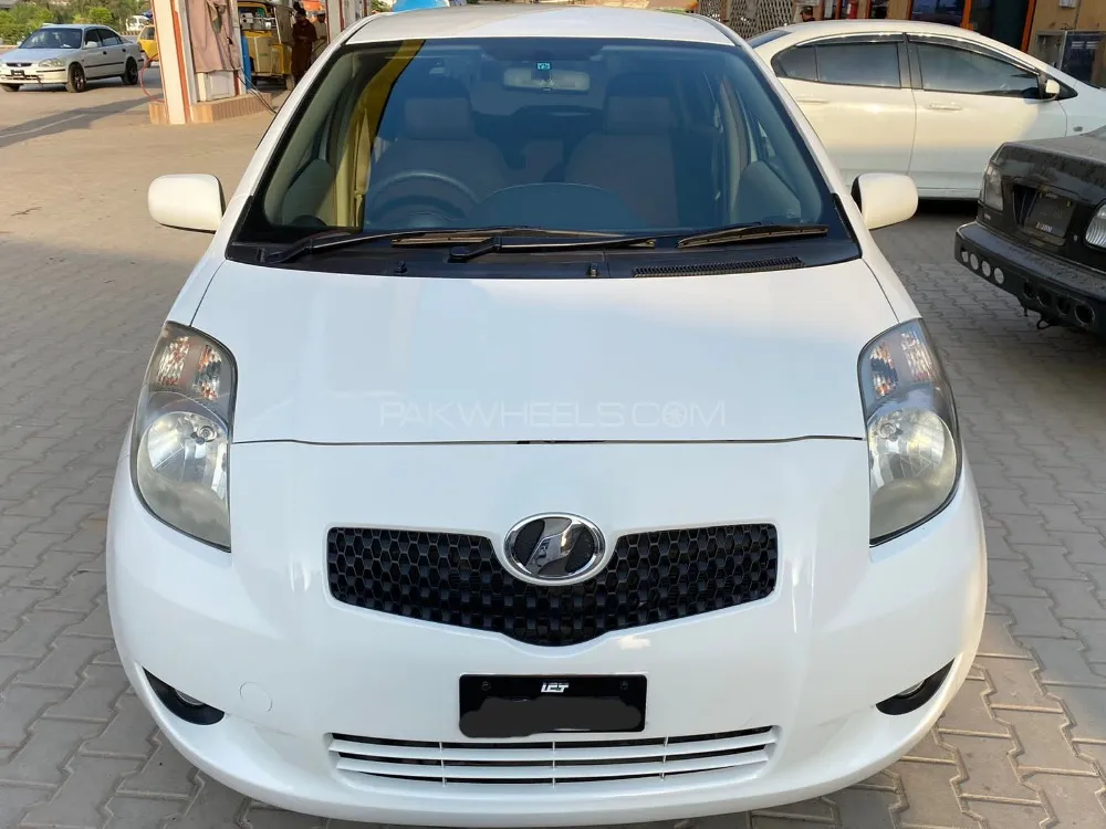 Toyota Vitz 2007 for Sale in Peshawar Image-1