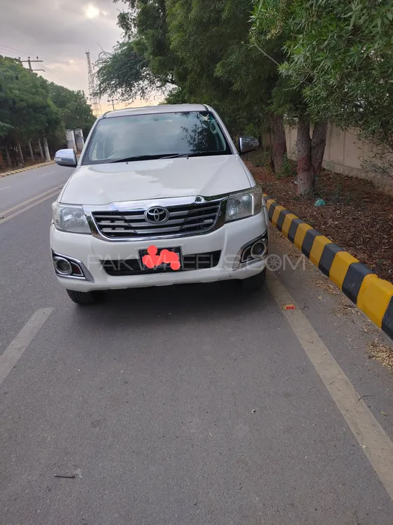 Toyota Hilux 2012 for Sale in Karachi Image-1