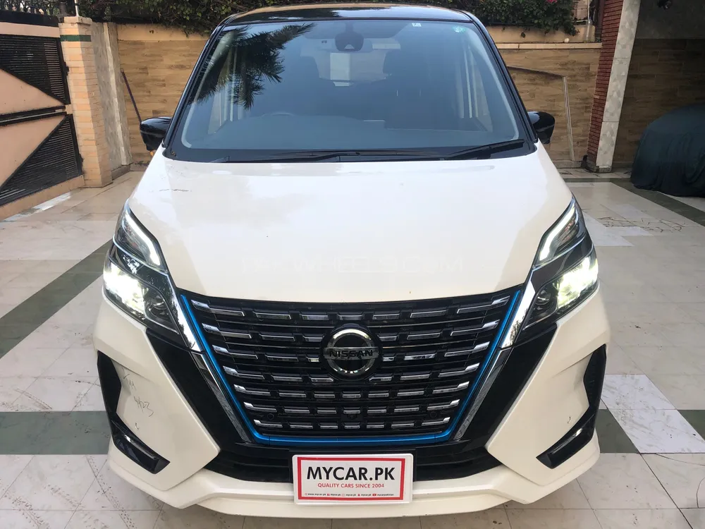 Nissan Serena 2020 for Sale in Lahore Image-1