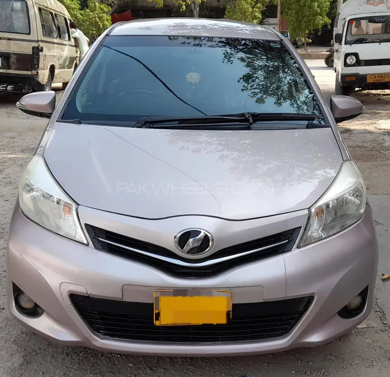 Toyota Vitz 2011 for Sale in Karachi Image-1