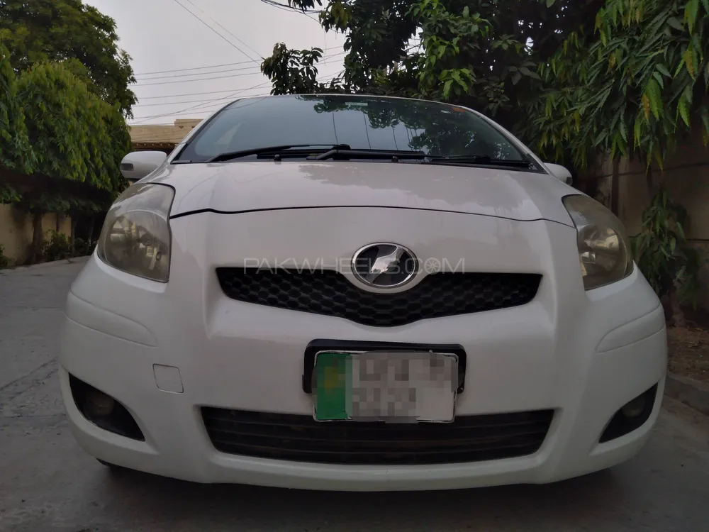 Toyota Vitz 2009 for Sale in Lahore Image-1