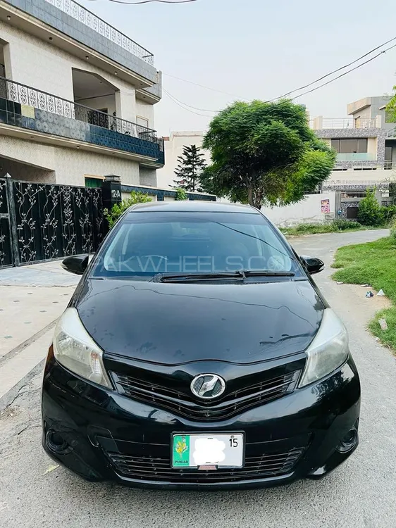 Toyota Vitz 2015 for Sale in Lahore Image-1