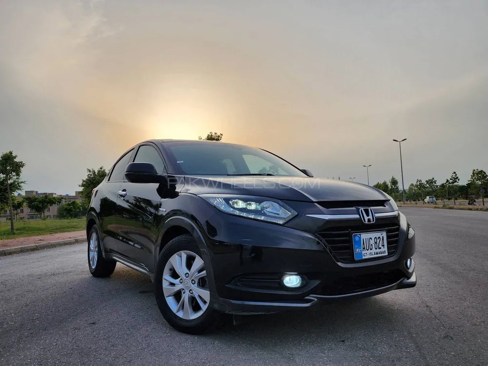 Honda Vezel 2017 for Sale in Islamabad Image-1
