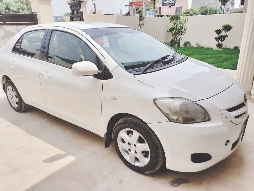 Toyota Belta 2008 for Sale in Lahore Image-1